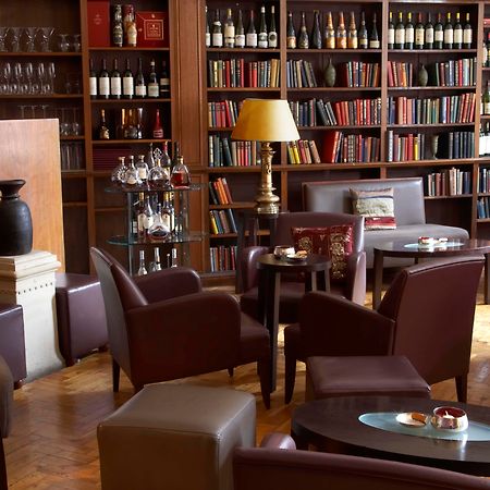 Cinnamon Lakeside Colombo Kültér fotó Library Bar