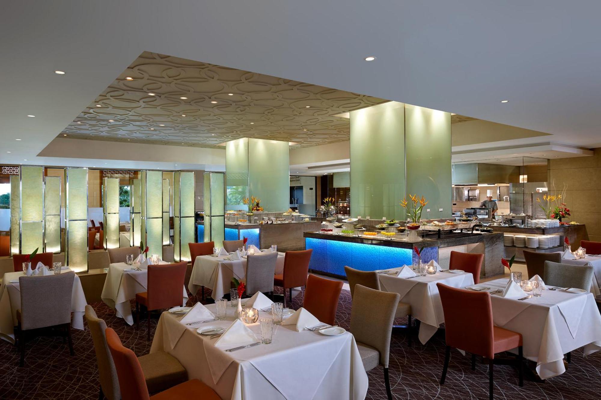 Cinnamon Lakeside Colombo Kültér fotó The restaurant